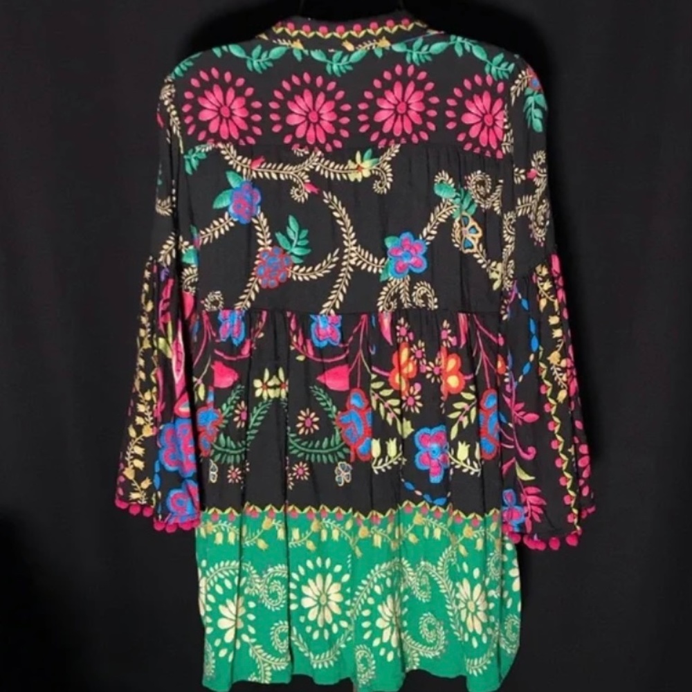 Ivy Jane Fun Print Top Small - Picture 2 of 2